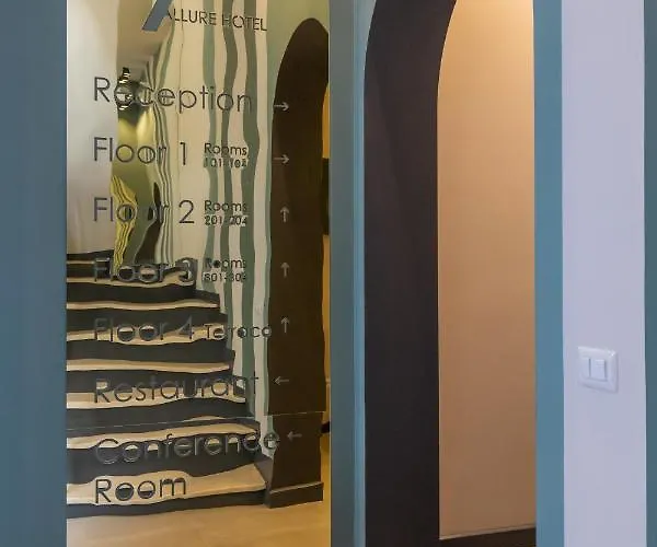 Allure Boutique מלון טיראנה