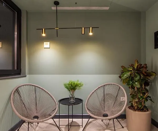 Allure Boutique מלון טיראנה